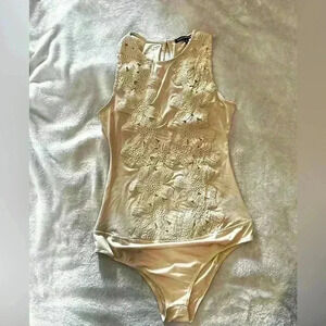 Haute Monde Nude  Floral Appliqué Bodysuit Size Medium